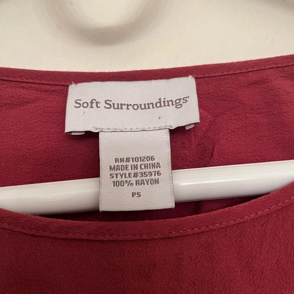 Soft Surroundings top, size petit small - Picture 4 of 4